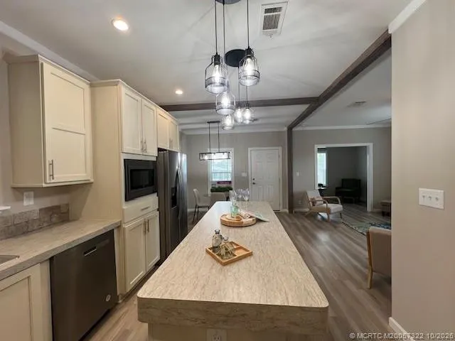 644 Sun Ray Court