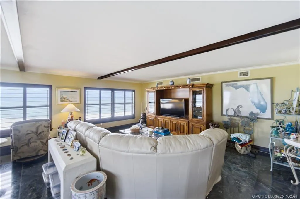 1289 NE Ocean Boulevard #12