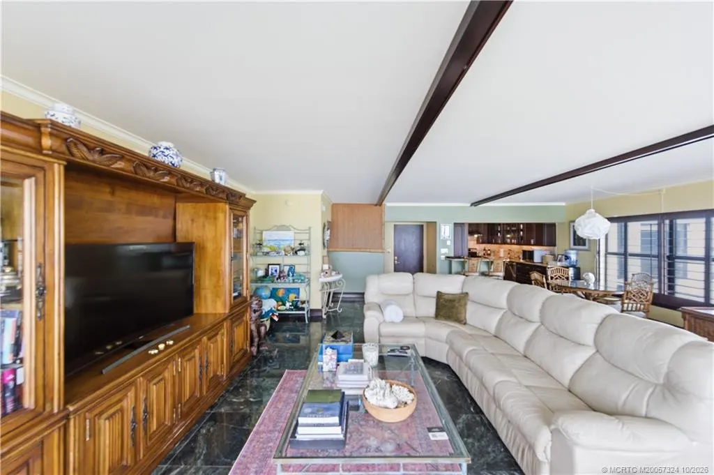 1289 NE Ocean Boulevard #12