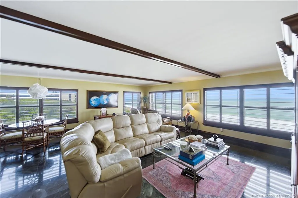 1289 NE Ocean Boulevard #12