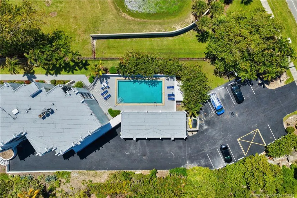 1289 NE Ocean Boulevard #12