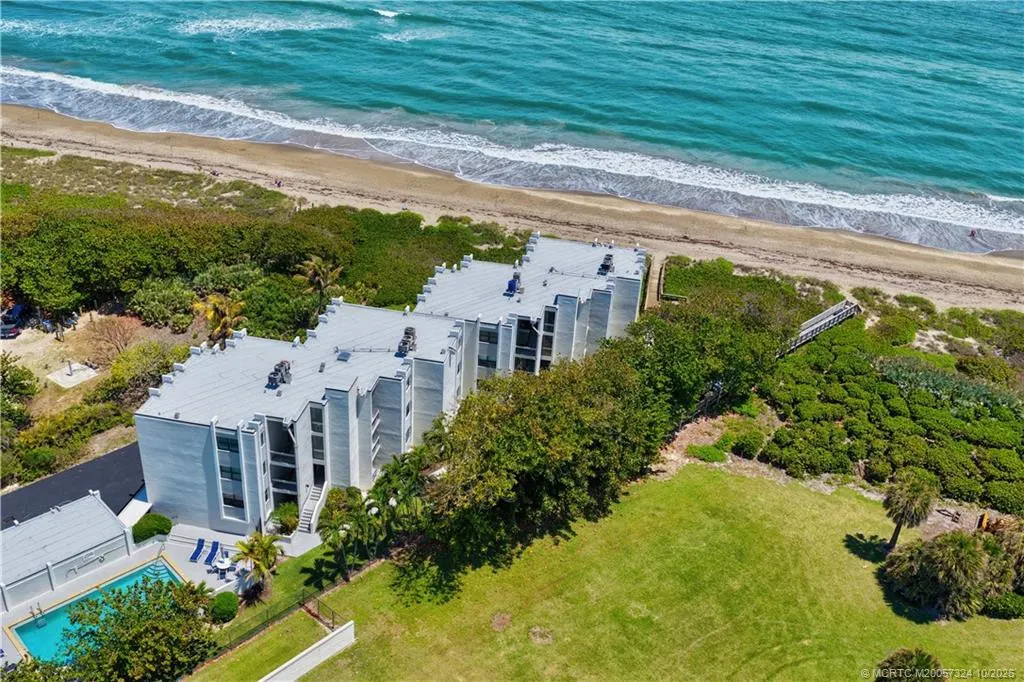 1289 NE Ocean Boulevard #12