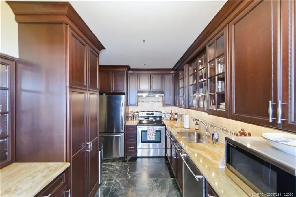 1289 NE Ocean Boulevard #12
