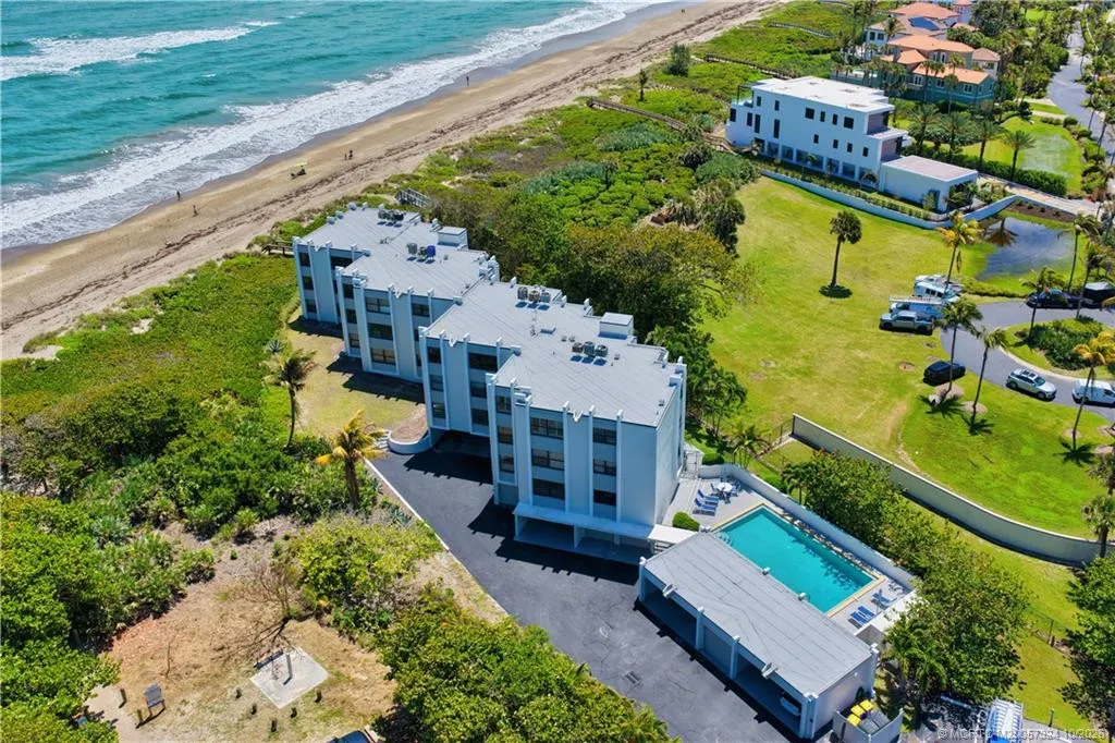 1289 NE Ocean Boulevard #12