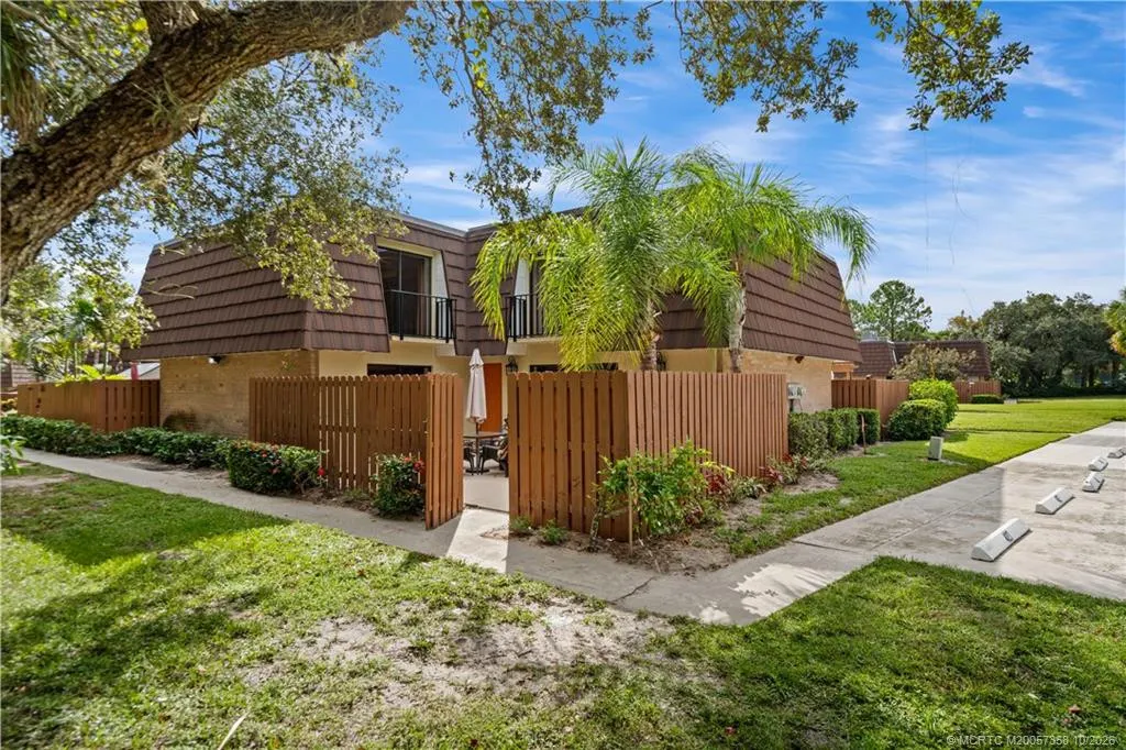 5863 SE Riverboat Drive