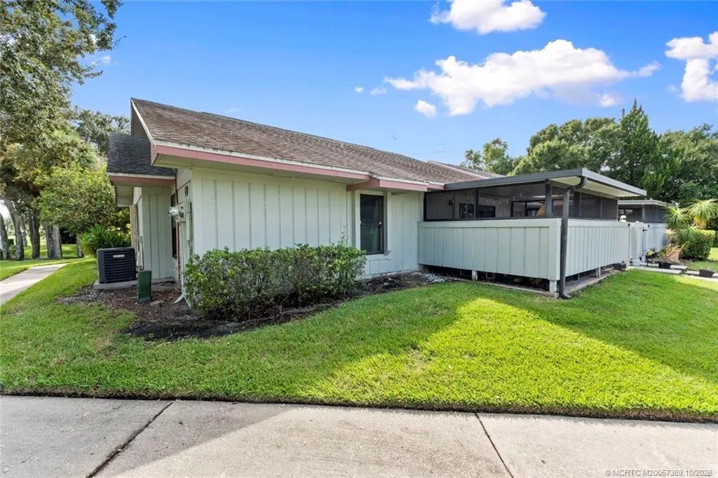 4119 NW Cinnamon Tree Circle