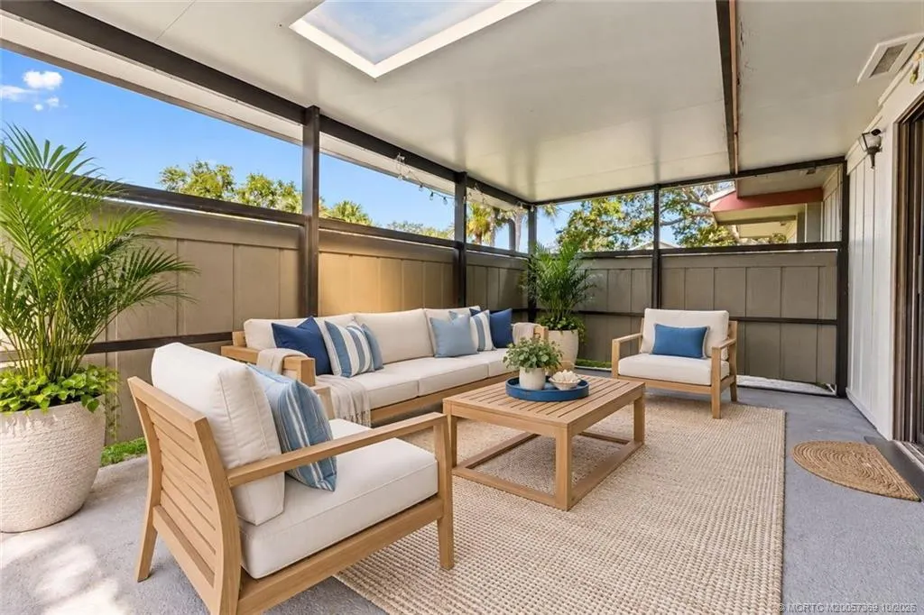 4119 NW Cinnamon Tree Circle