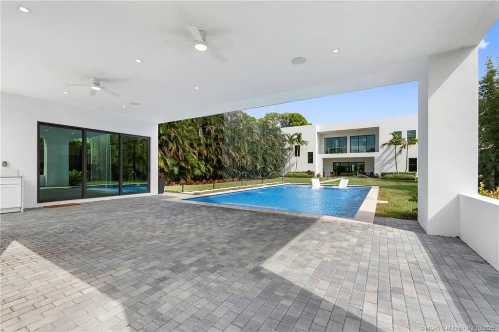 1544 SE Saint Lucie Boulevard