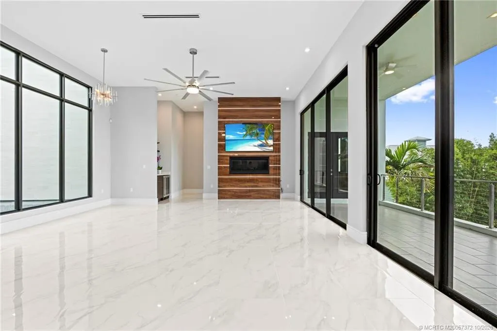 1544 SE Saint Lucie Boulevard