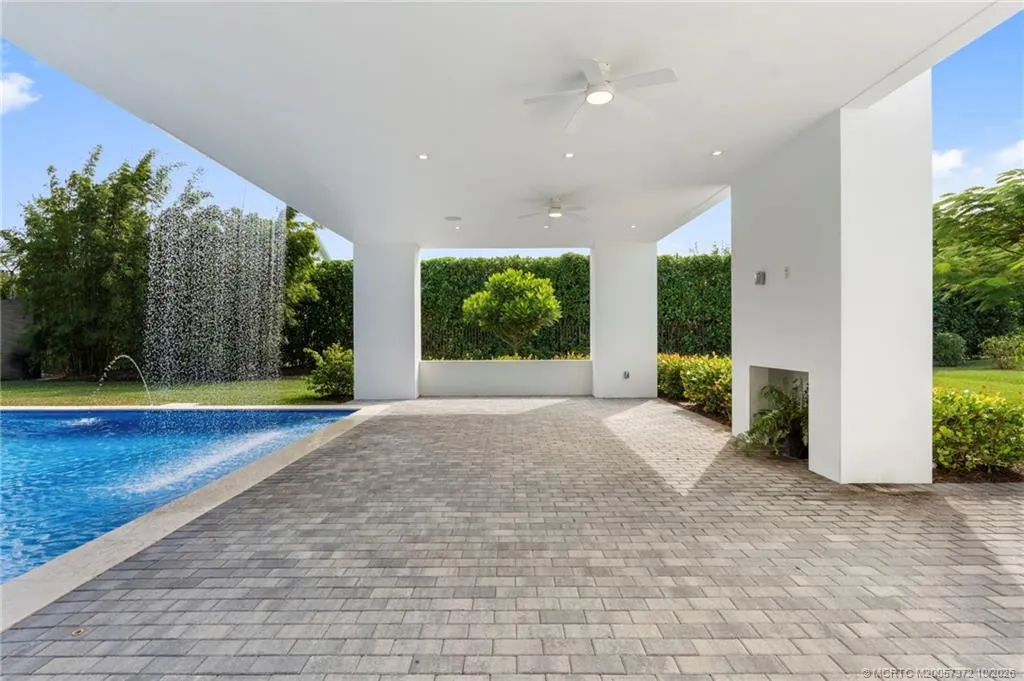 1544 SE Saint Lucie Boulevard
