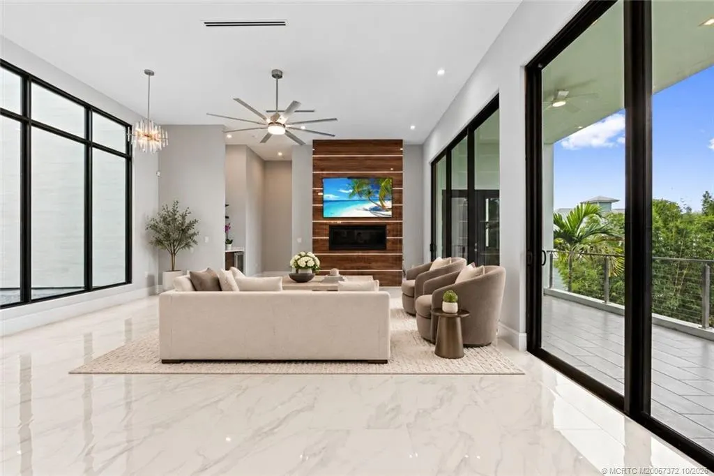1544 SE Saint Lucie Boulevard