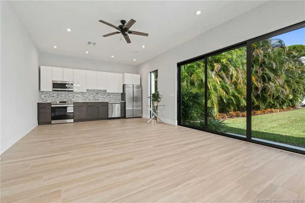 1544 SE Saint Lucie Boulevard