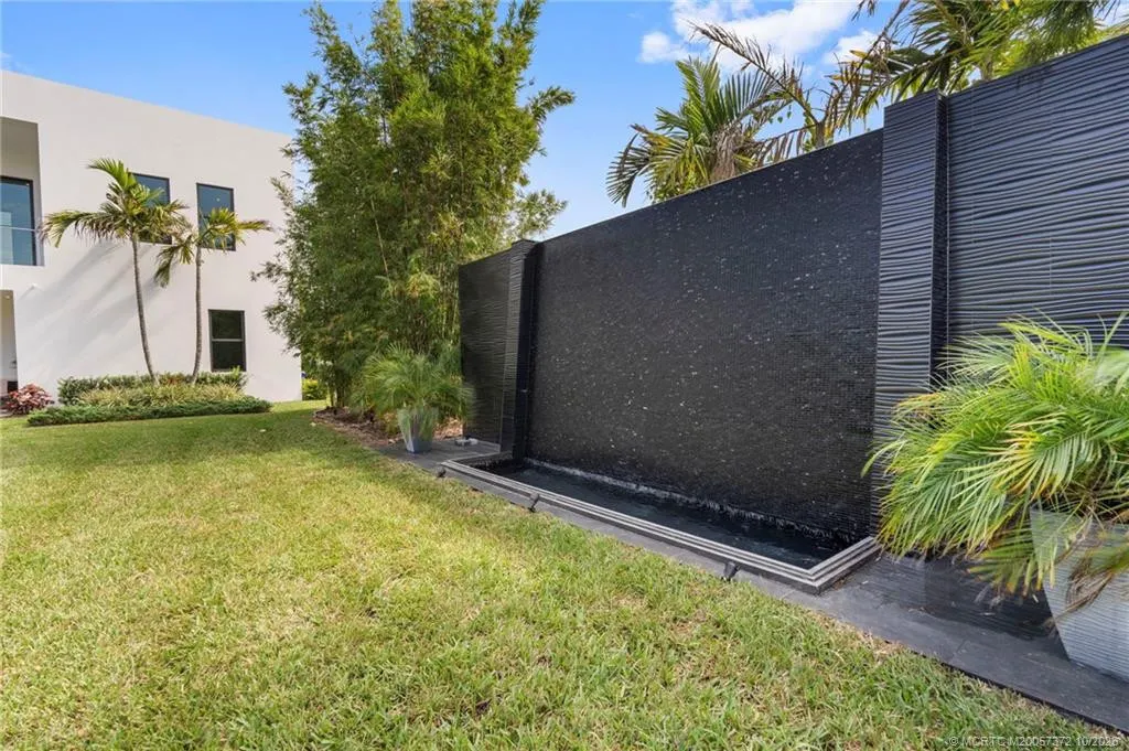1544 SE Saint Lucie Boulevard