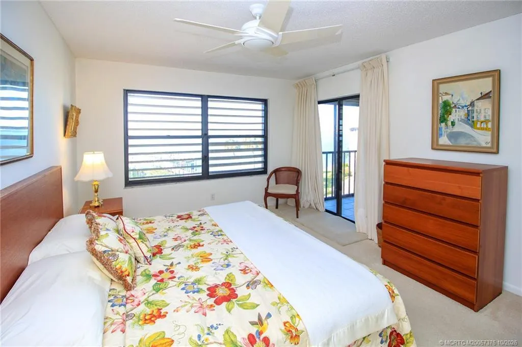 4540 NE Sandpebble Trace #406