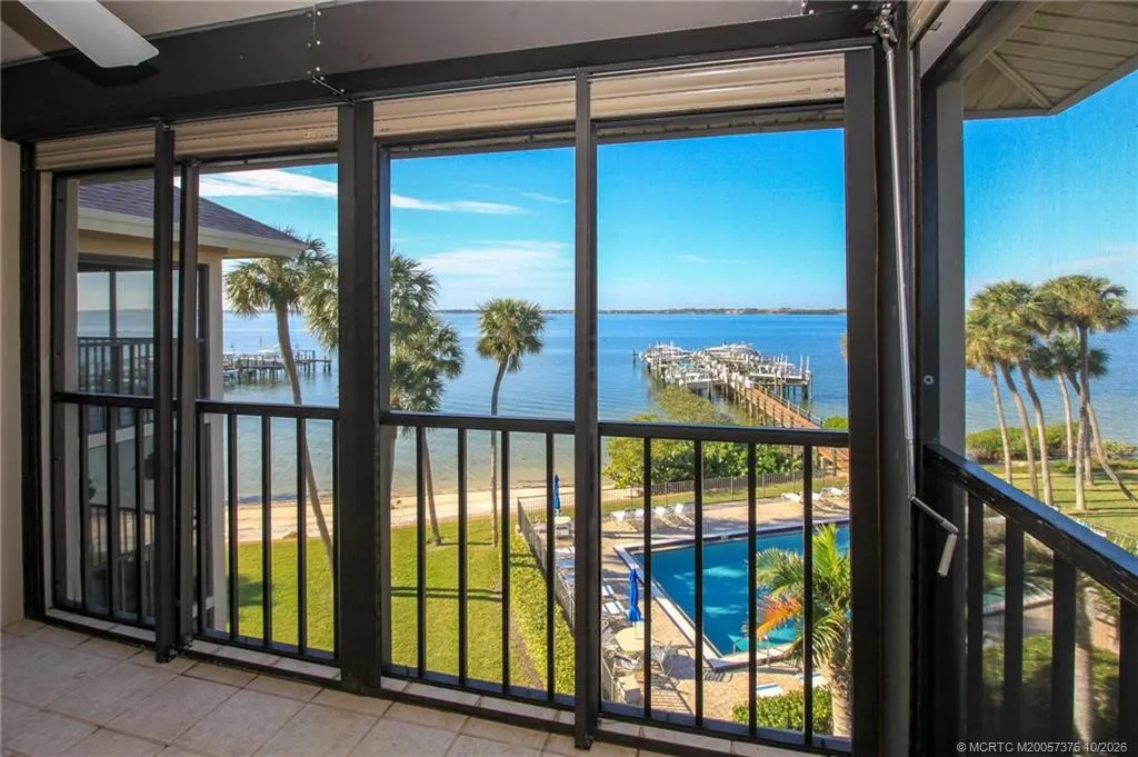 4540 NE Sandpebble Trace #406