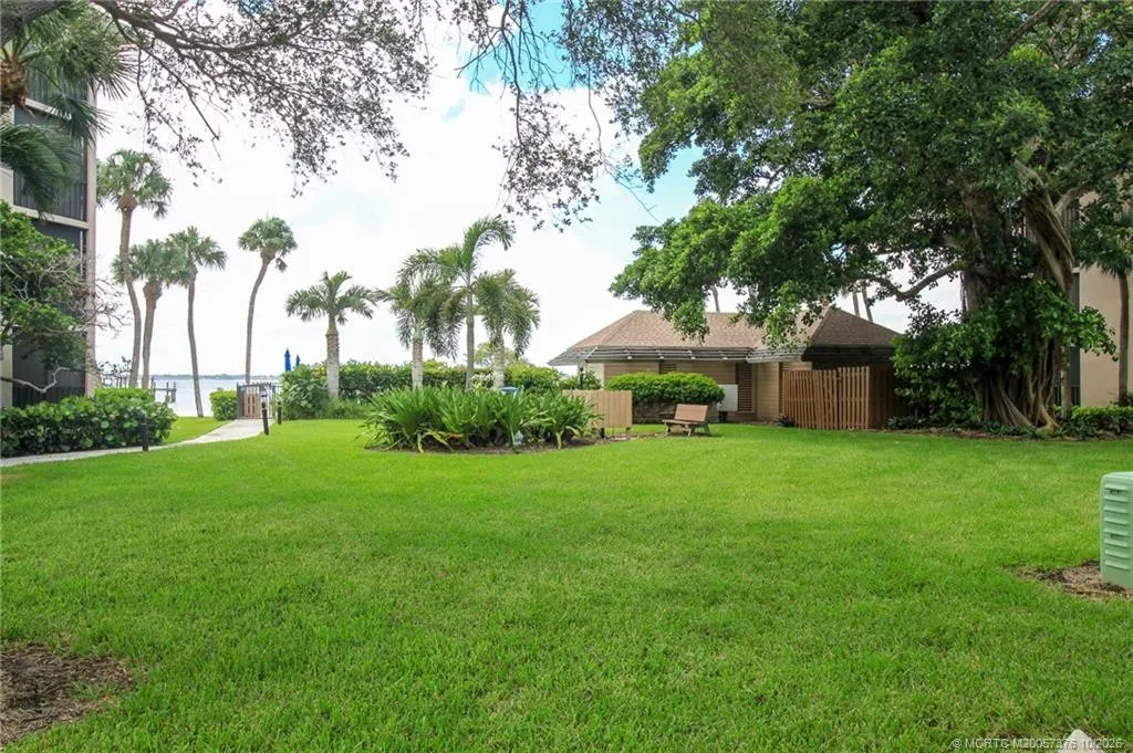 4540 NE Sandpebble Trace #406