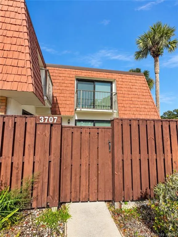 3707 SW Sunset Trace Circle
