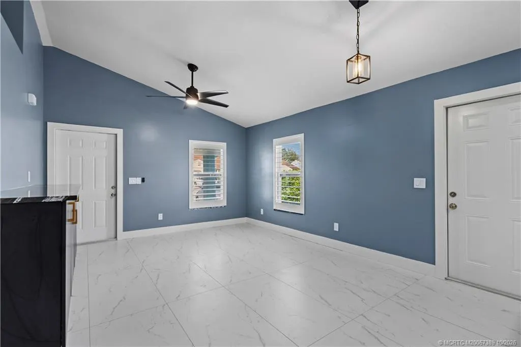 5807 SE Mitzi Lane