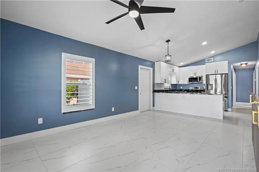 5807 SE Mitzi Lane