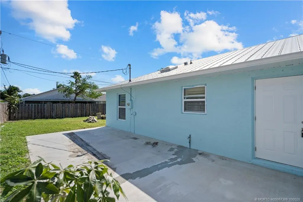 5807 SE Mitzi Lane
