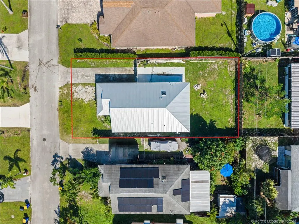 5807 SE Mitzi Lane