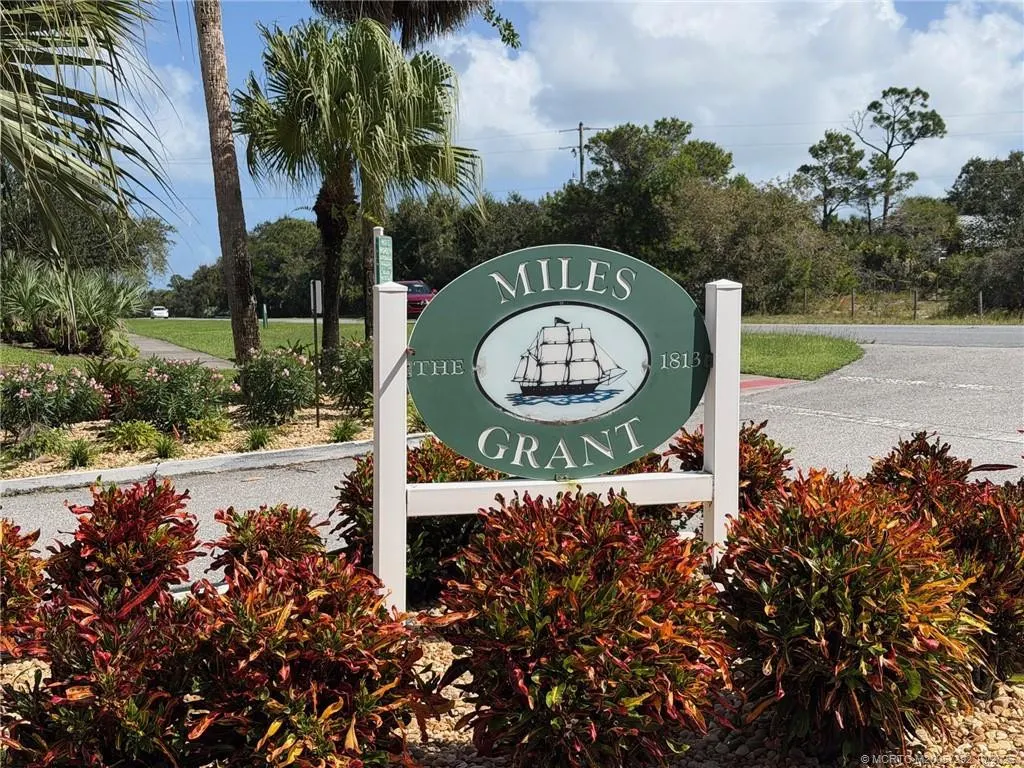 5463 SE Miles Grant Road #B201