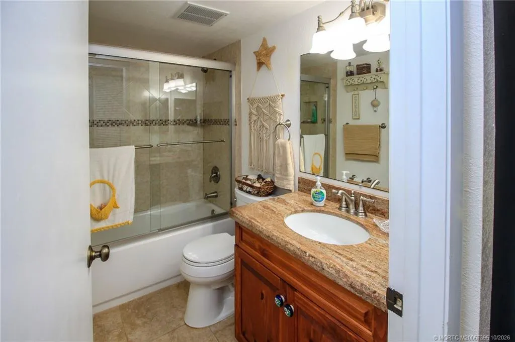 4680 NE Sandpebble Trace #305