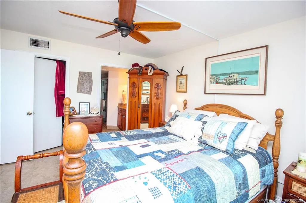 4680 NE Sandpebble Trace #305