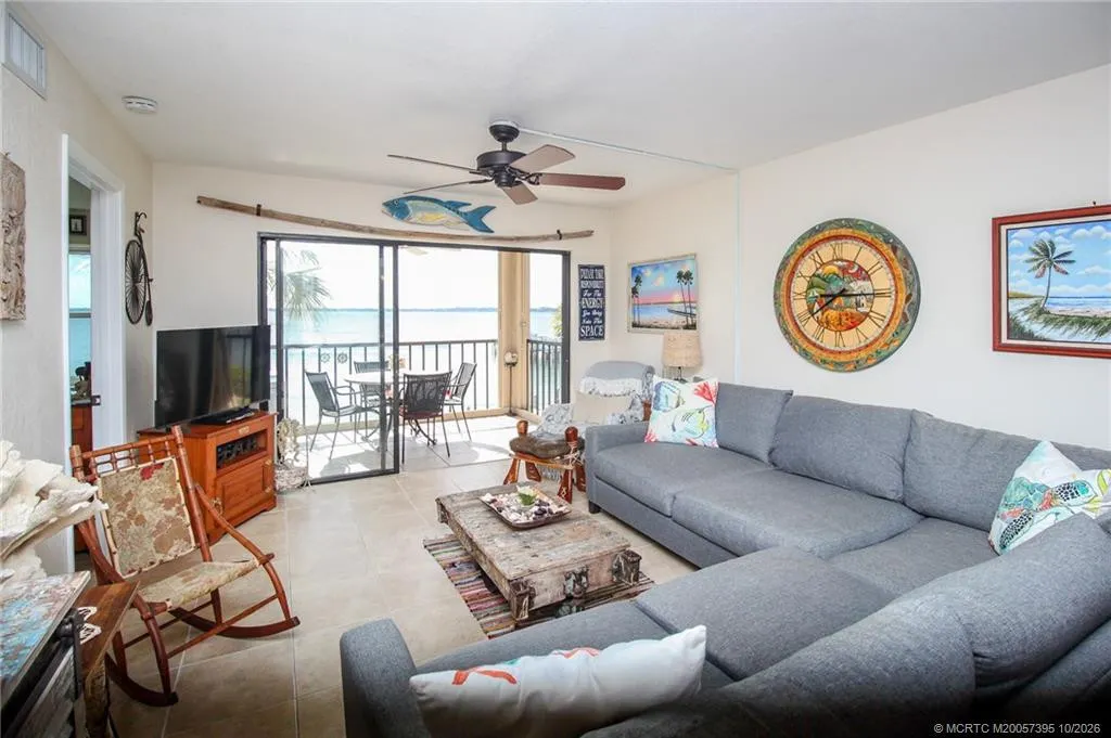 4680 NE Sandpebble Trace #305