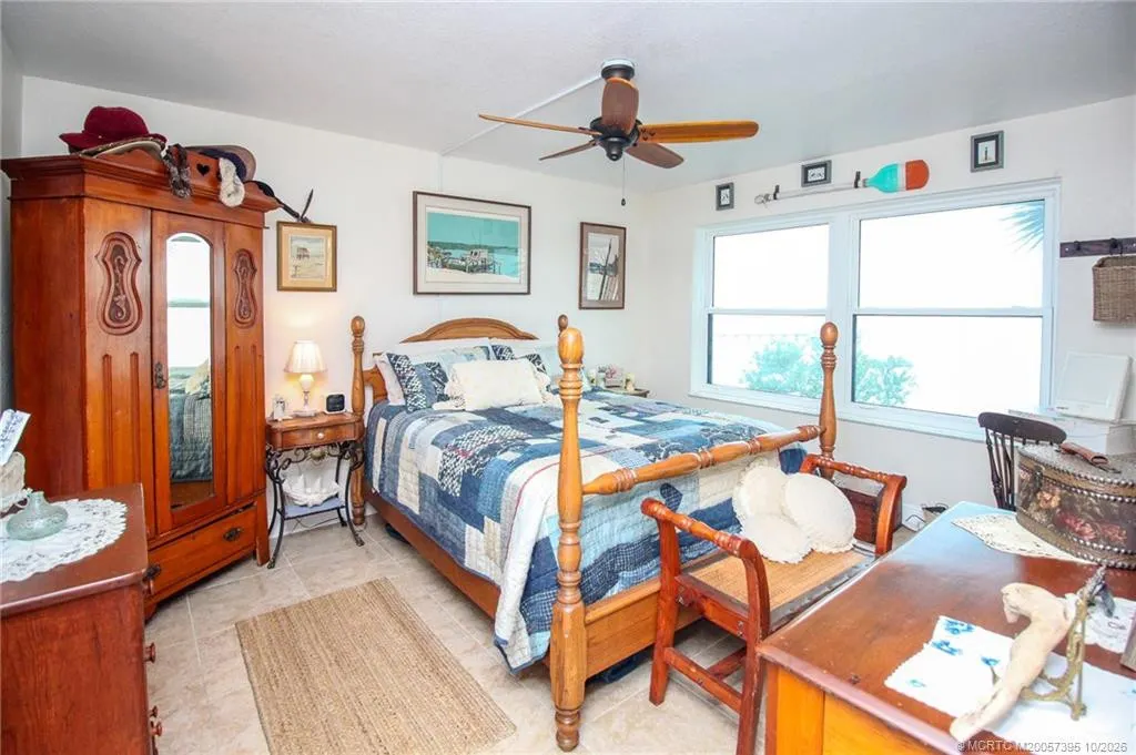 4680 NE Sandpebble Trace #305
