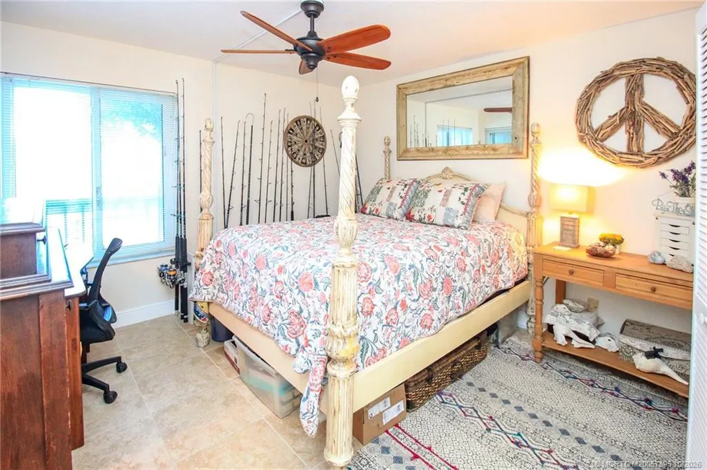 4680 NE Sandpebble Trace #305