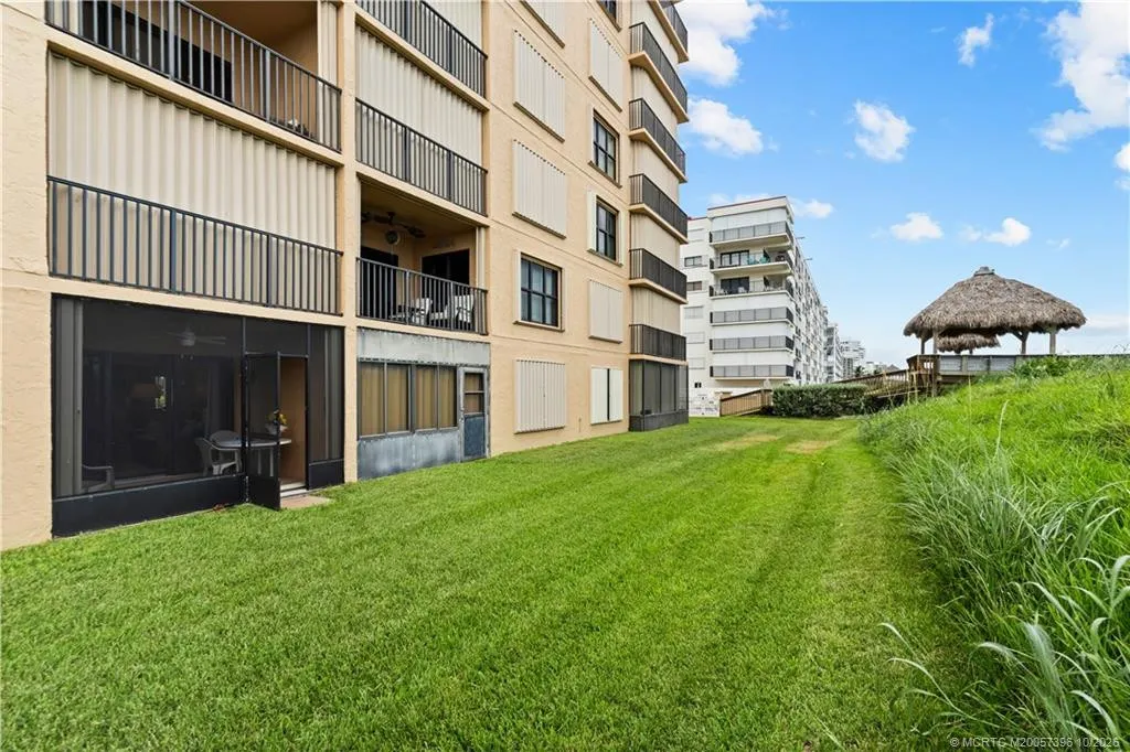 10200 S Ocean Drive #103