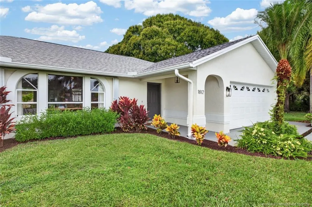 1812 NE Crabtree Lane