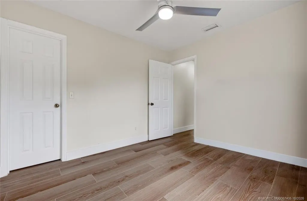 1812 NE Crabtree Lane