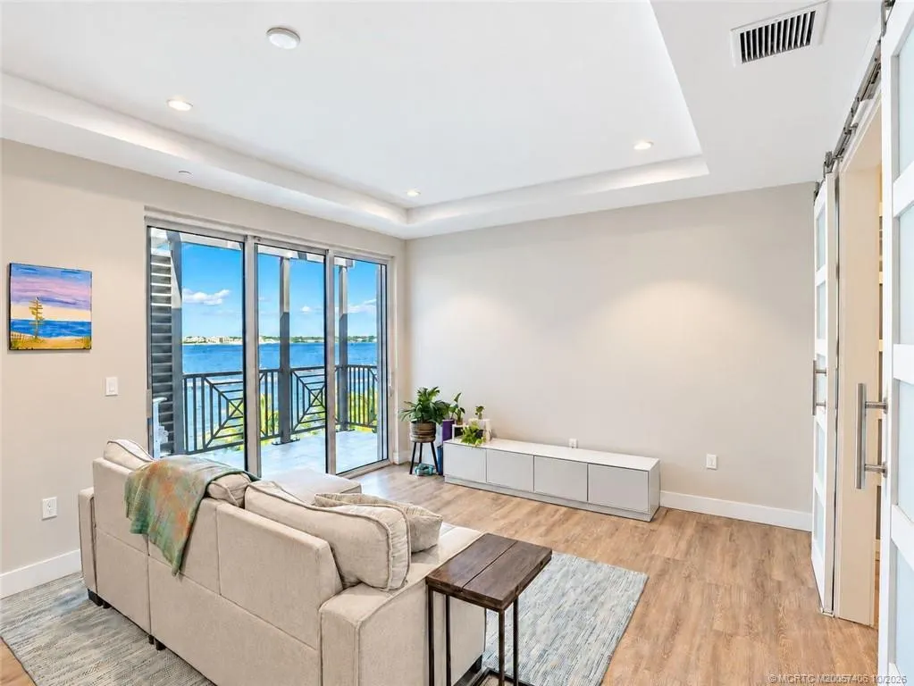 41 SW Seminole Street #Apt# 404