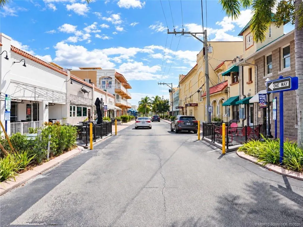 41 SW Seminole Street #Apt# 404