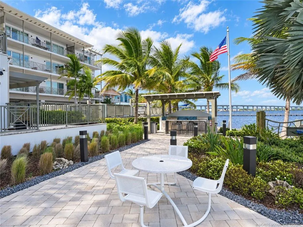 41 SW Seminole Street #Apt# 404