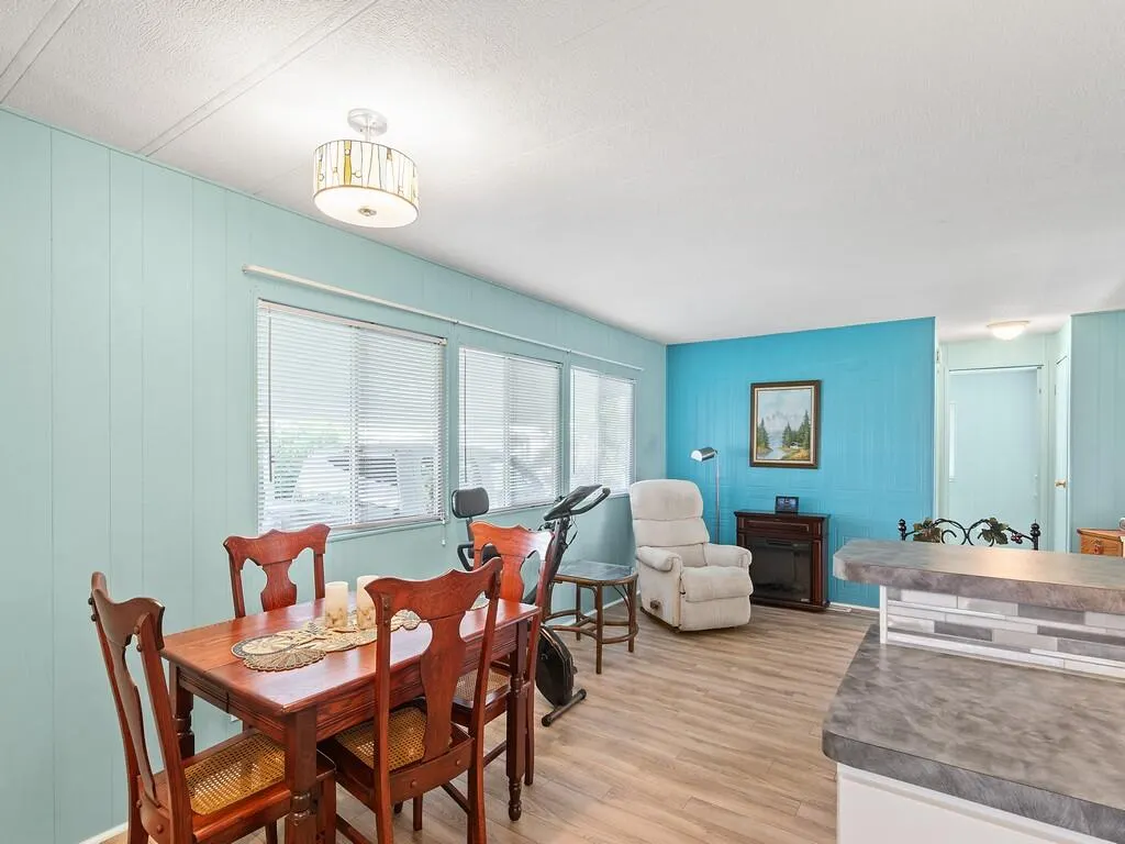 102 N Warner Drive