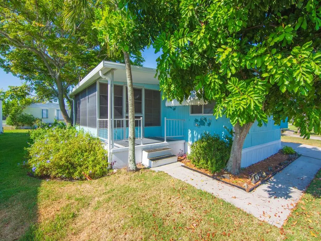 102 N Warner Drive