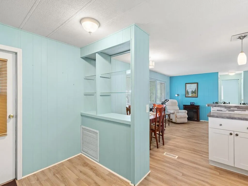 102 N Warner Drive