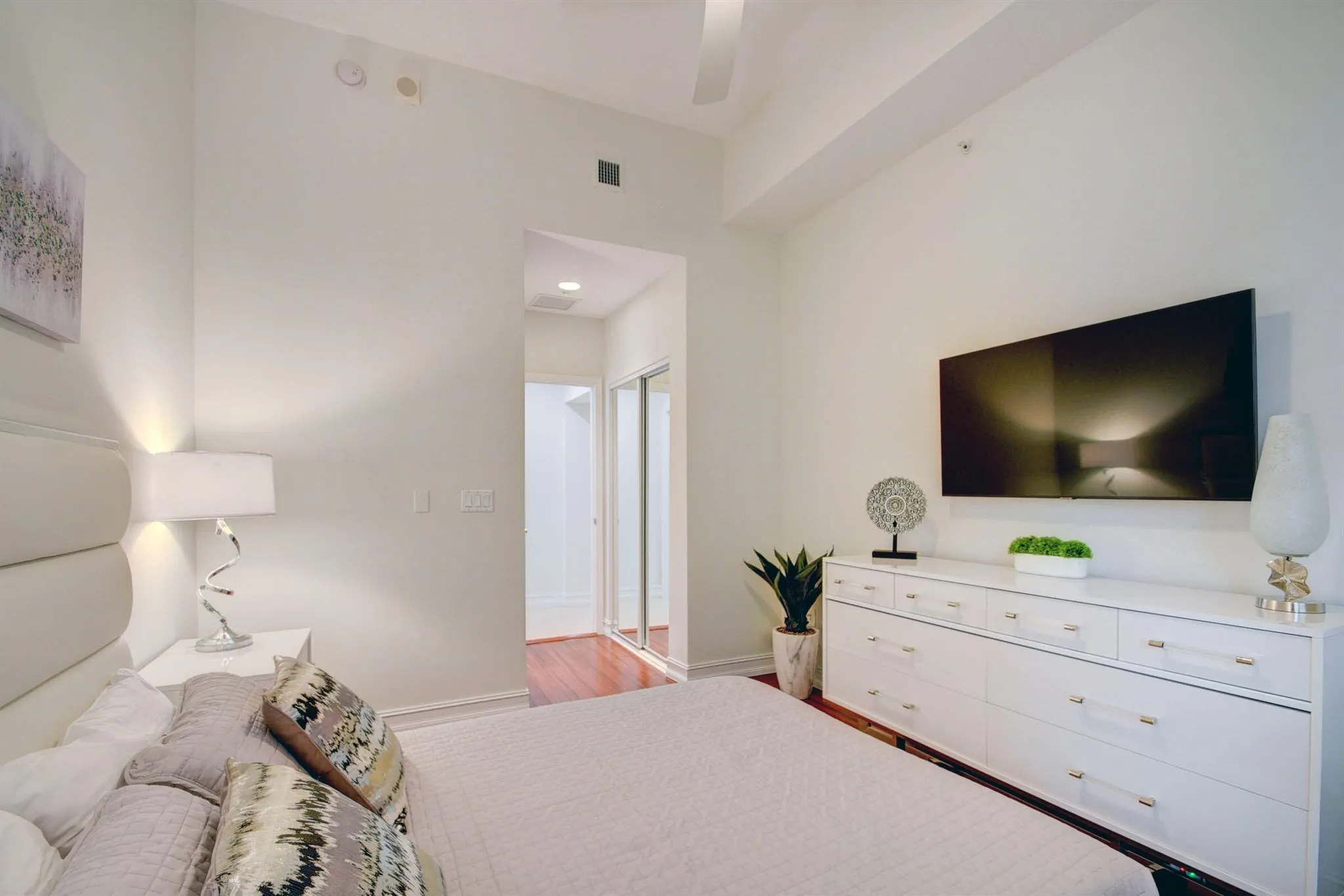 701 S Olive Avenue, #1506