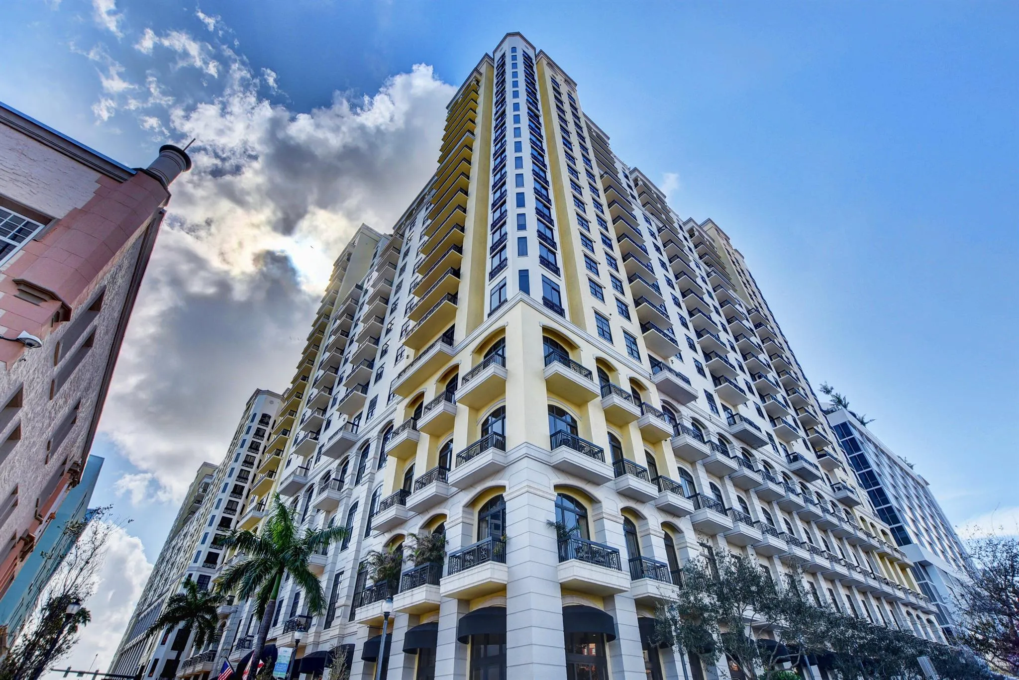 701 S Olive Avenue, #1506