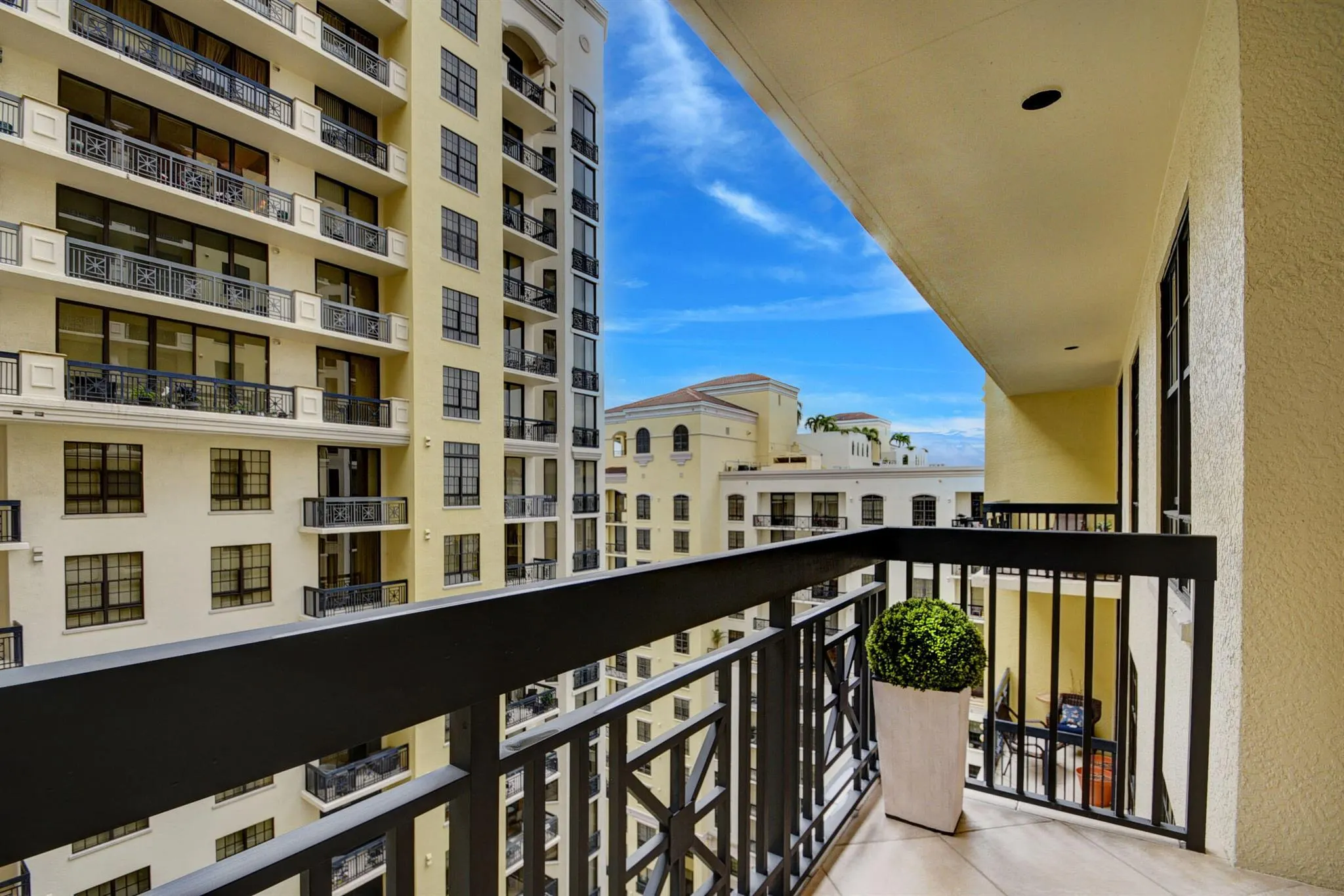 701 S Olive Avenue, #1506