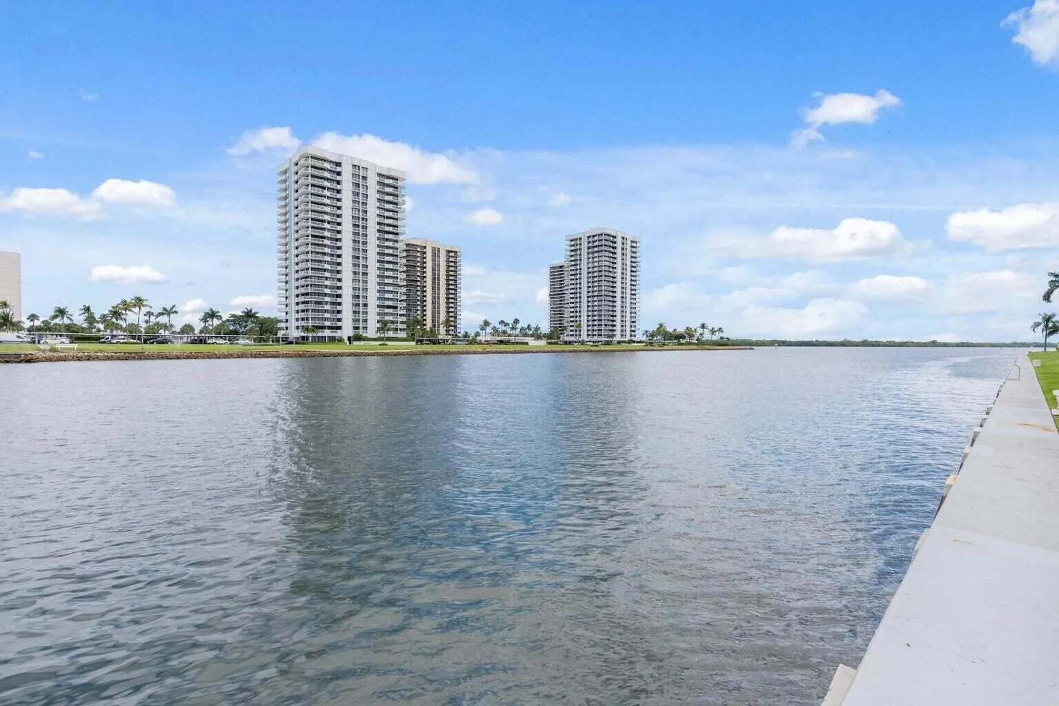 20 Yacht Club Drive, #405