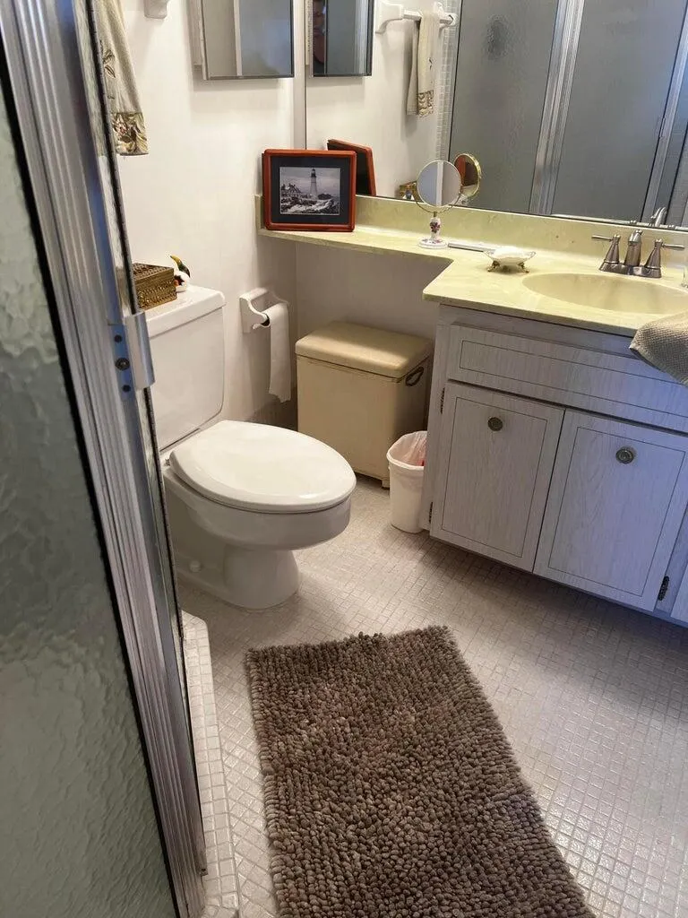 20 Yacht Club Drive, #405