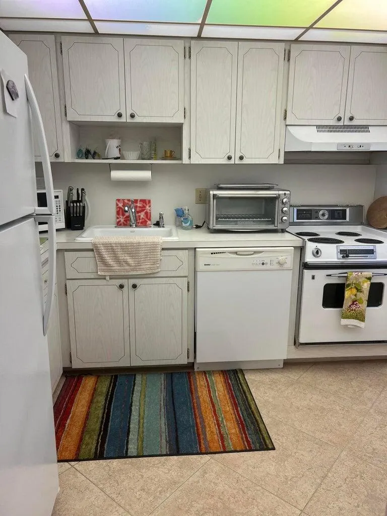 20 Yacht Club Drive, #405