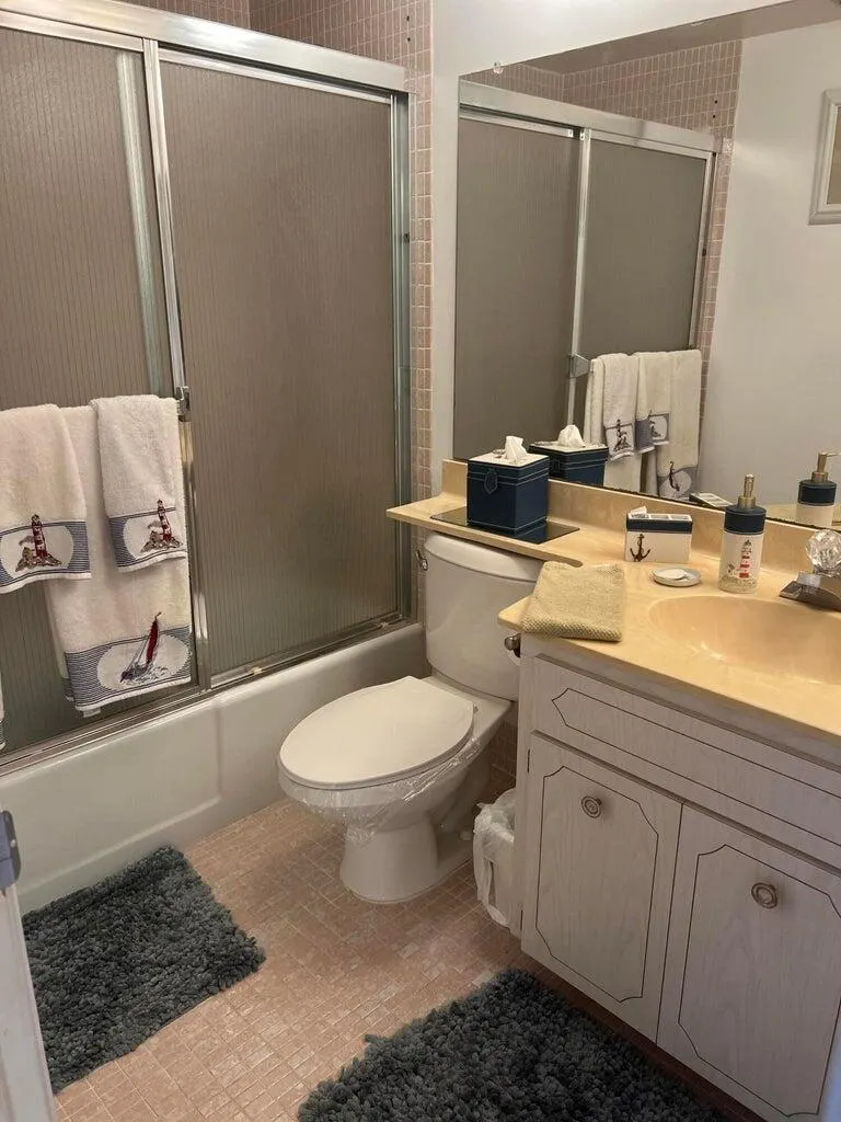 20 Yacht Club Drive, #405