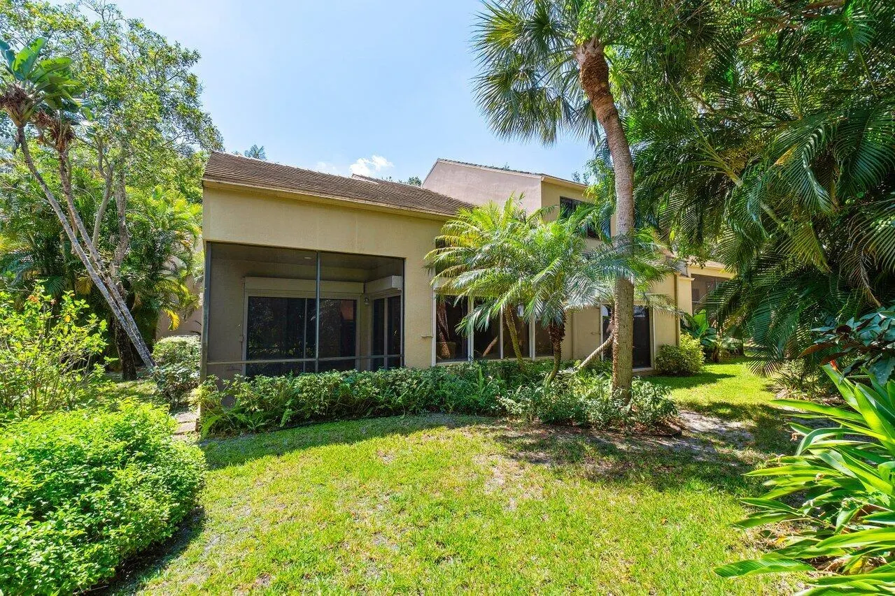 745 St Albans Drive