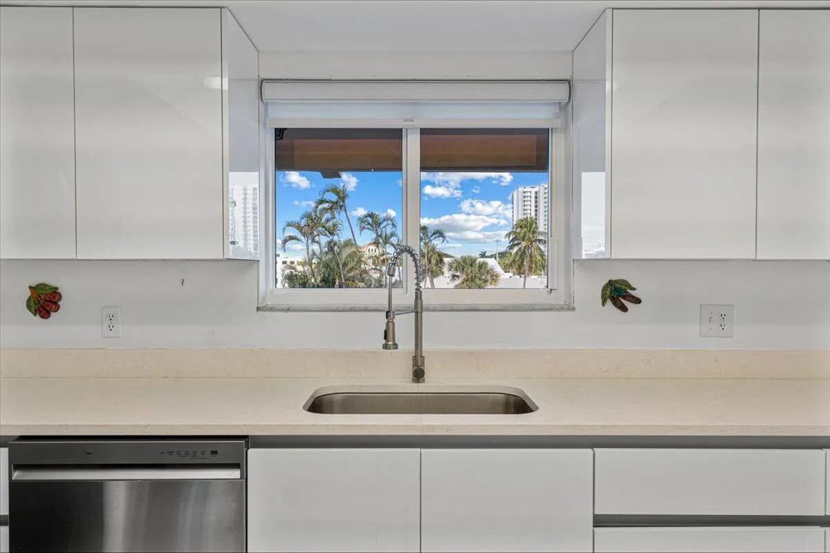 300 Golfview Road, #304