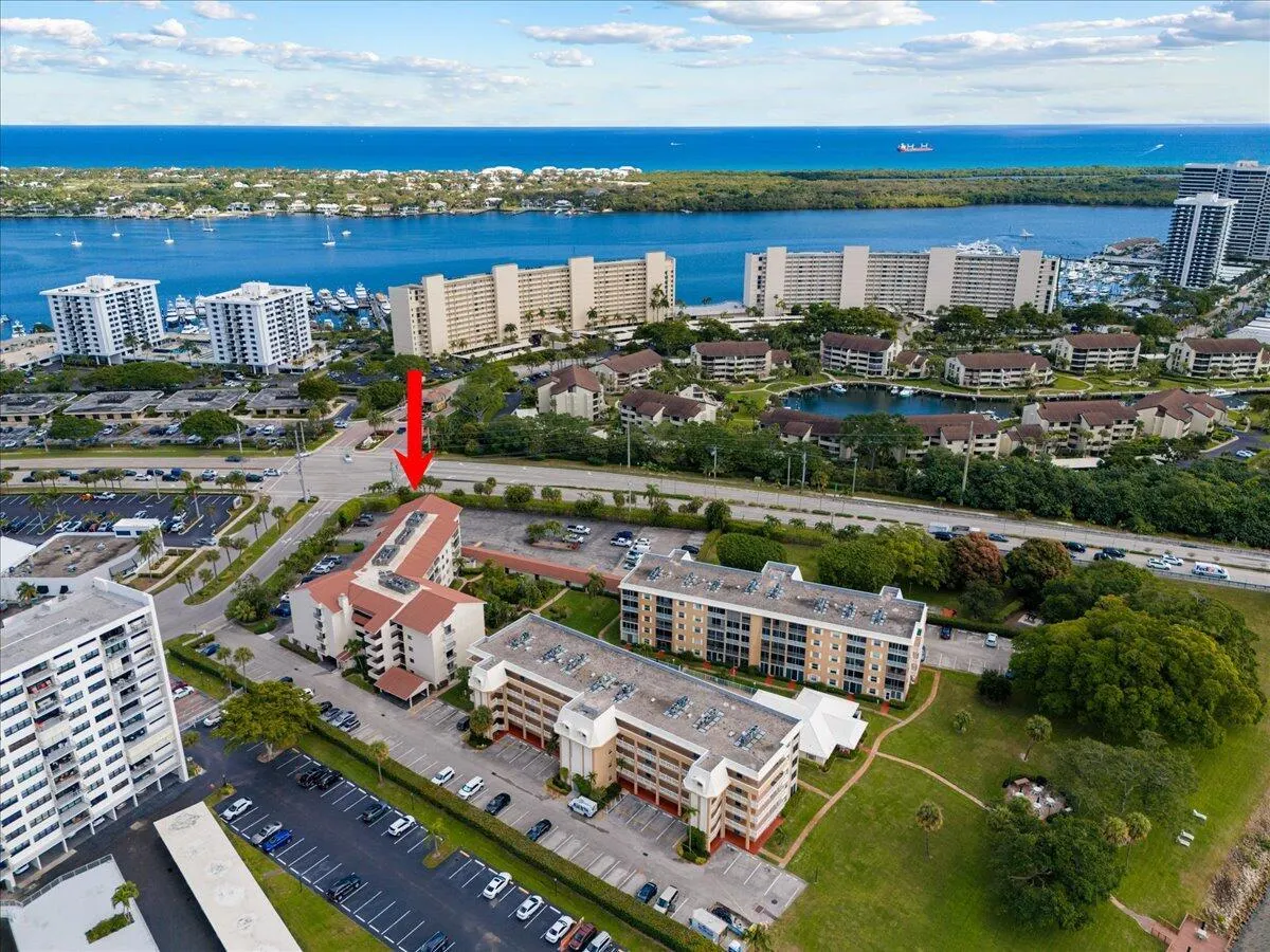 300 Golfview Road, #304